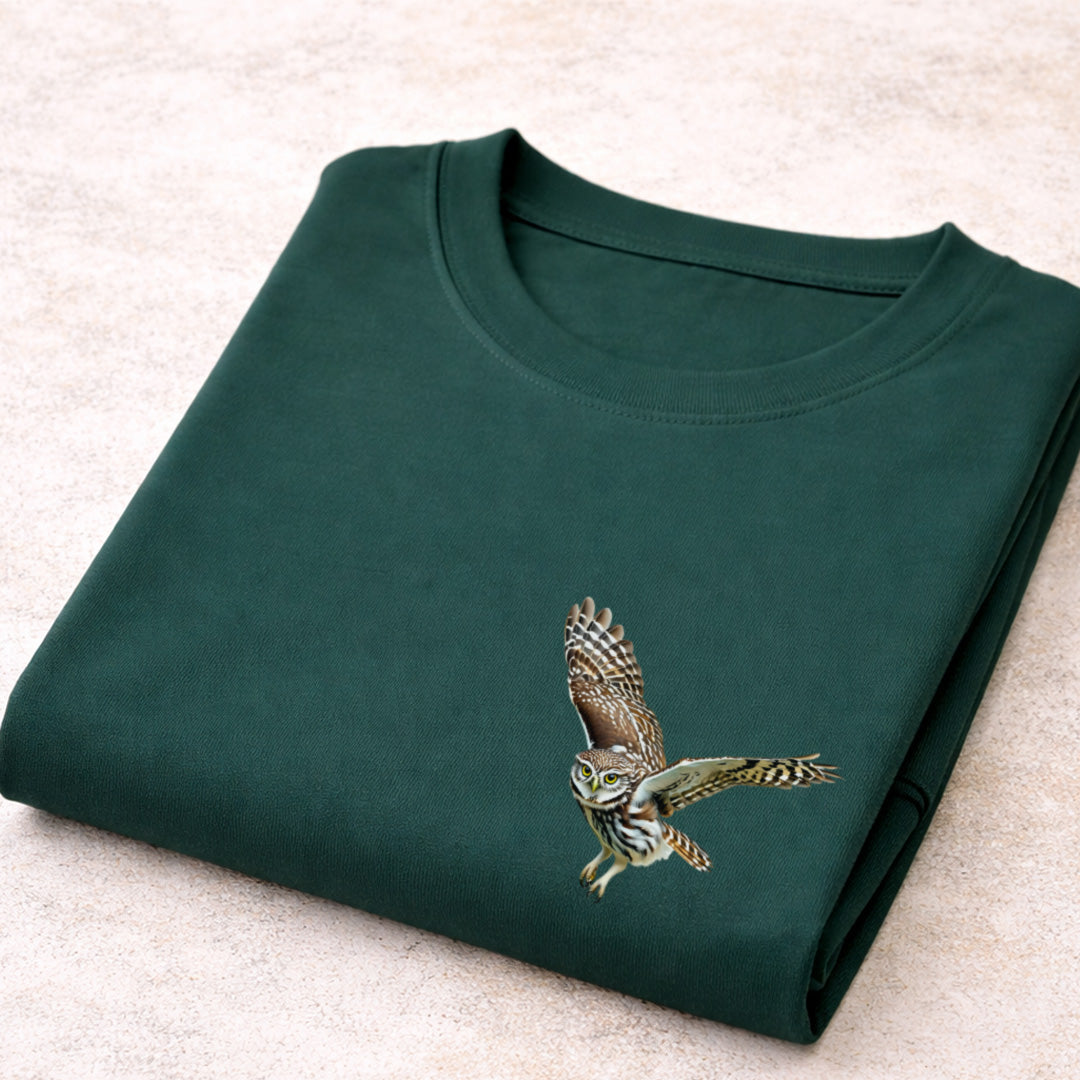 Steenuil in Vlucht T-shirt
